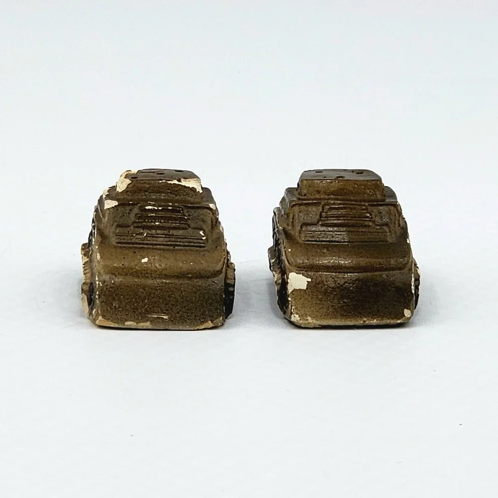 Vintage Ceramic Tank Salt and Pepper Shakers Military Army USA Pair Rare Find